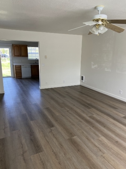 Photo - 380 Railroad Ave