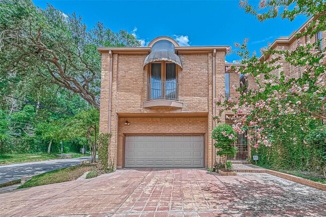 Photo - 1331 Bissonnet St