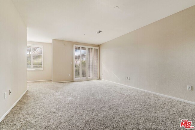 Photo - 6400 Crescent Prk E Unit 305