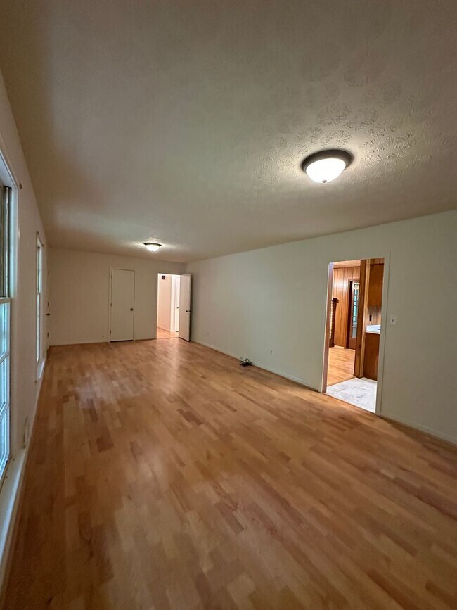 Photo - Available now,  3/2 with large unfinished basement, in University Heights