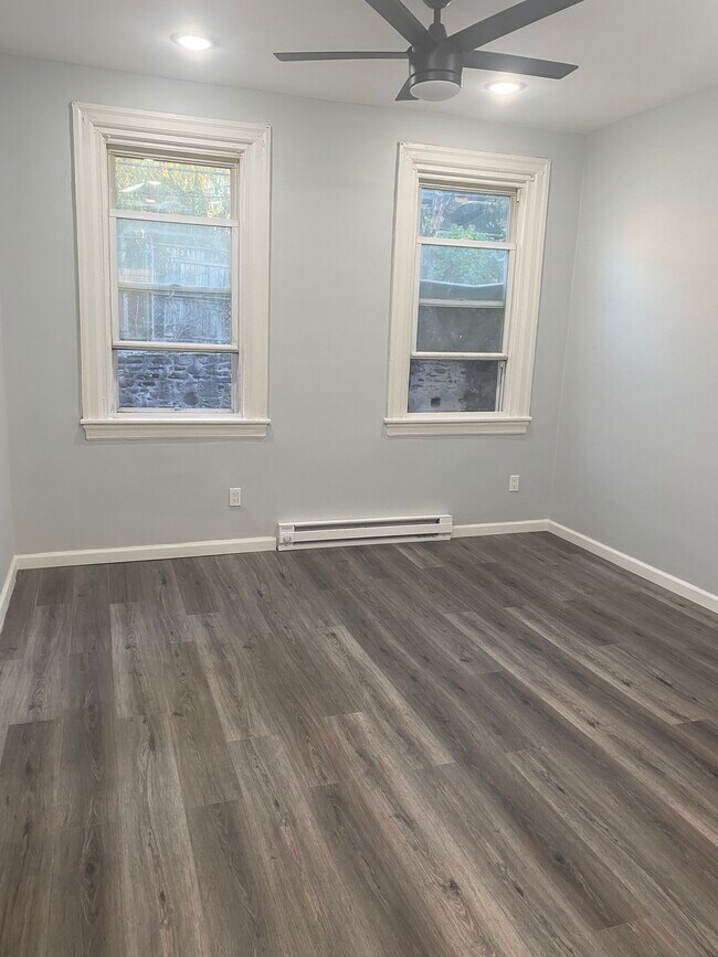 Photo - 6443 N Broad St