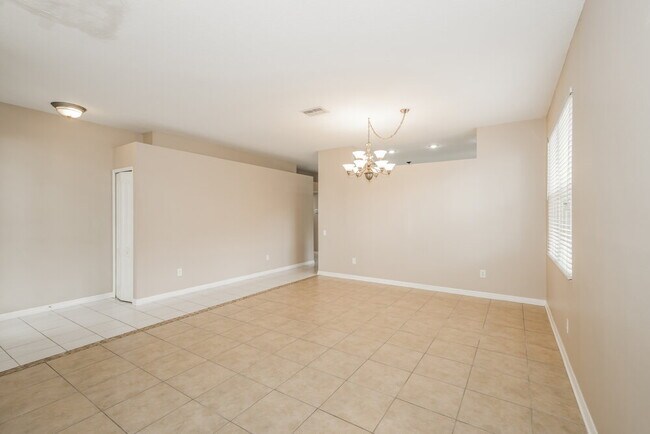 Photo - 5512 Terrain De Golf Dr House