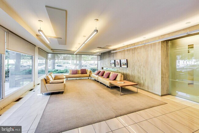 Photo - 1545 18th St NW Unidad 105