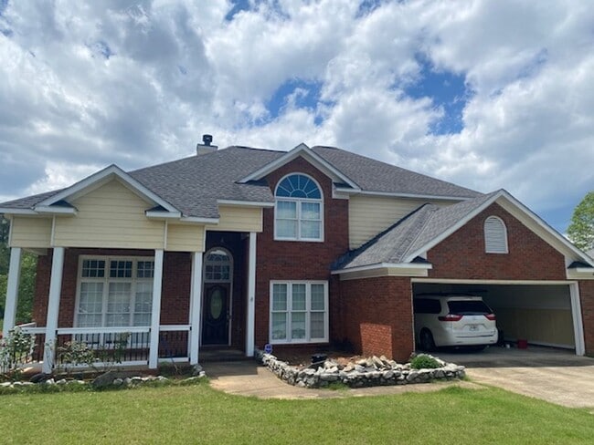 Lakefront family home - Lakefront family home