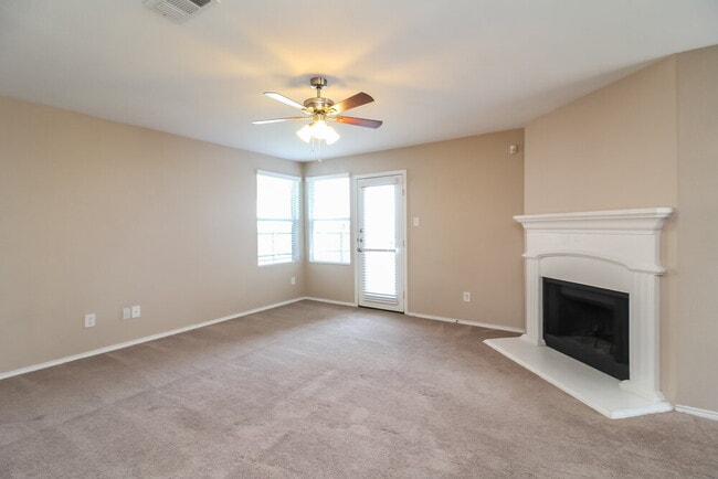 Photo - 698 Austin Ln