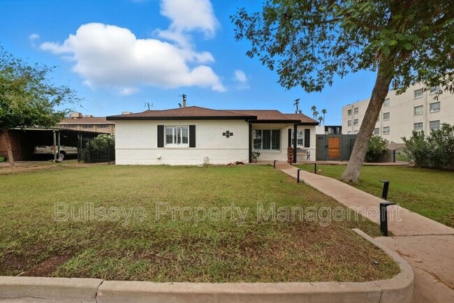Building Photo - 802 W Earll Dr
