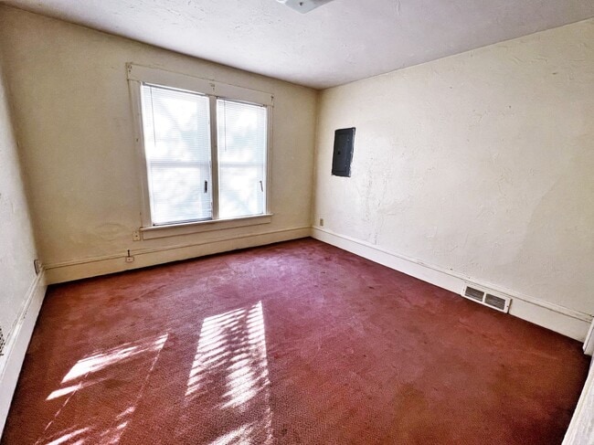 Photo - 915 W 4th Ave Unit 2