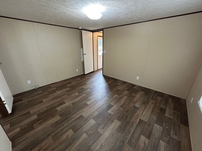 1512 Jans Dr