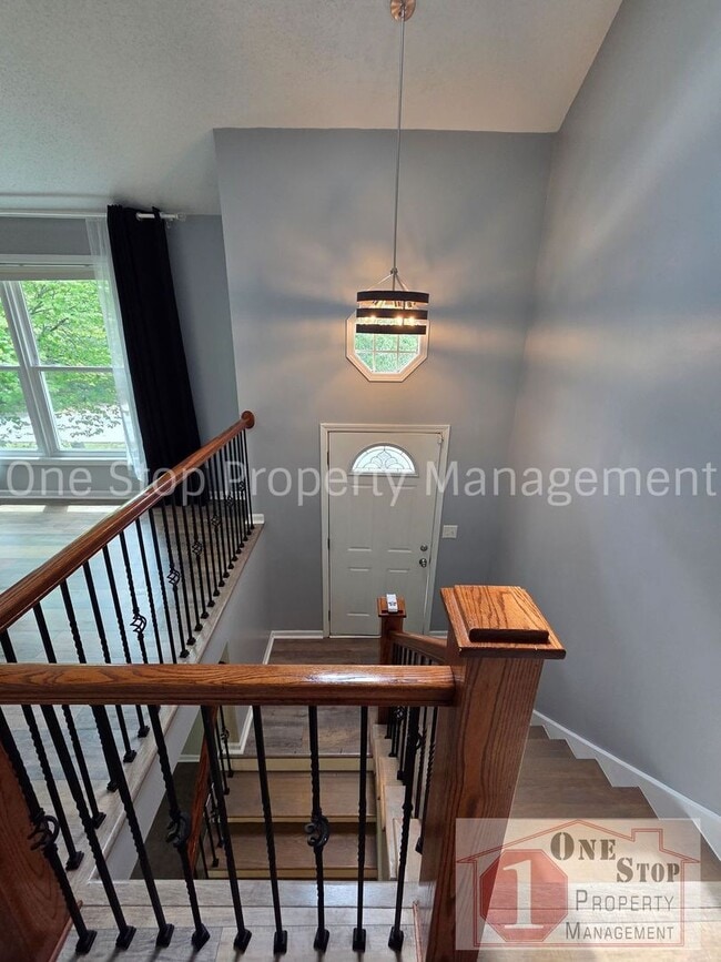 Photo - Beautiful 3 Bedroom 2.5 Bathroom in KCMO!