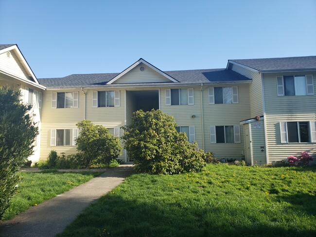 McDonald Park Apartments - McDonald Park Apartments