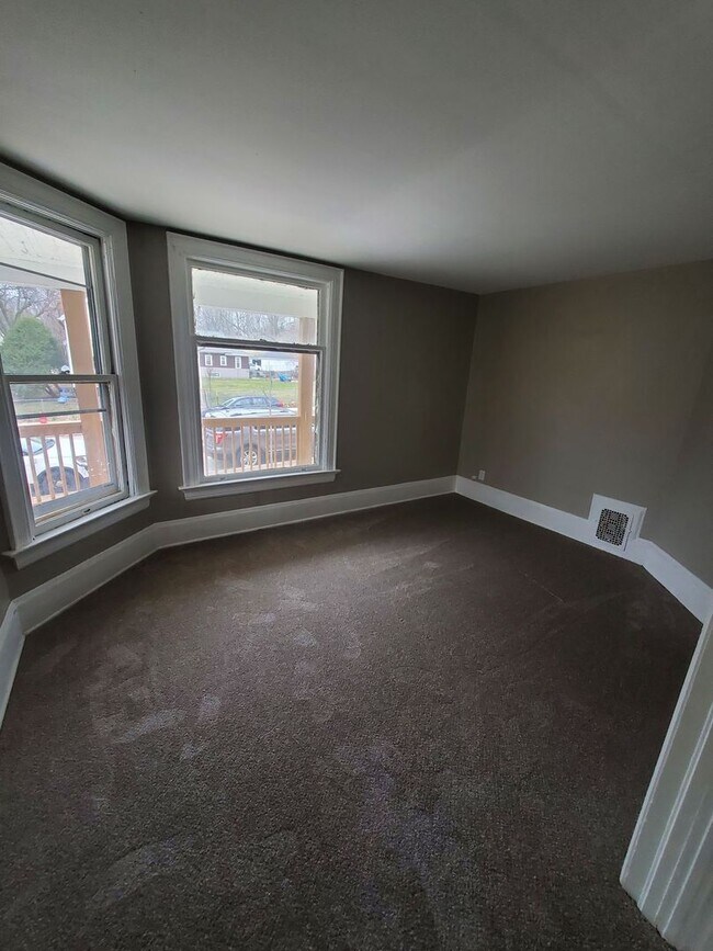 Photo - 141-143 W Hadley St Unit 143