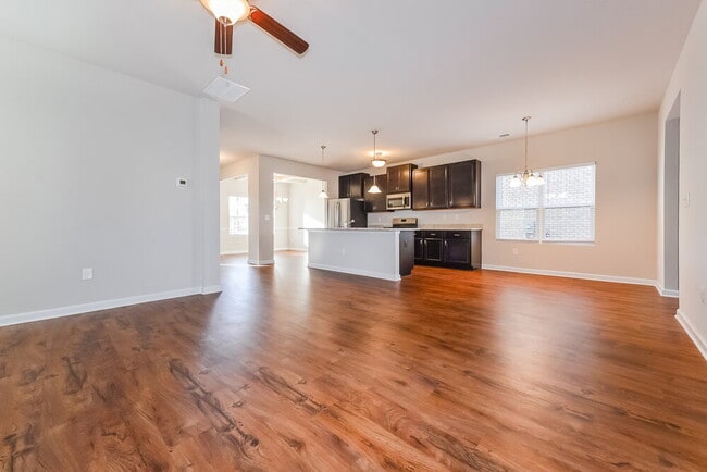 Photo - 461 Townsend Bend