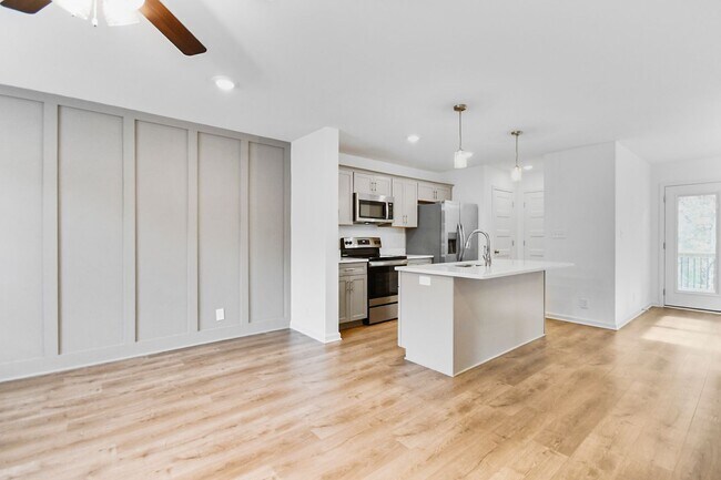 Photo - Pet Friendly Three Bedroom!