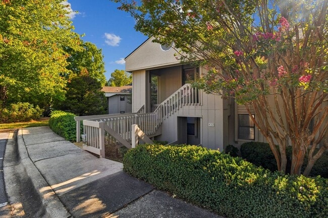 Photo - 301 Abbey Cir