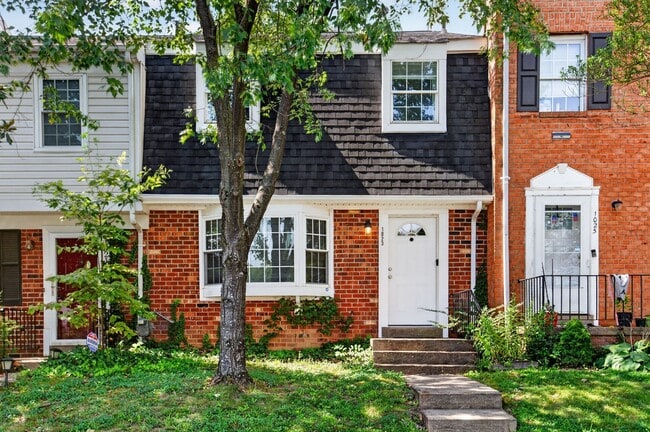 Photo - 1023 Thomas Jefferson Pl