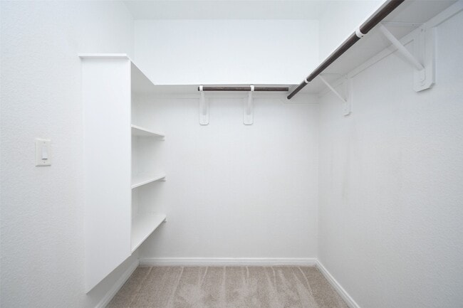 Building Photo - 16614 Spirit Lake Ct