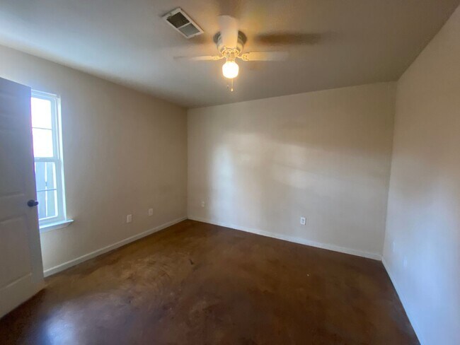 Photo - 1723 W Matthews Ave Unidad C