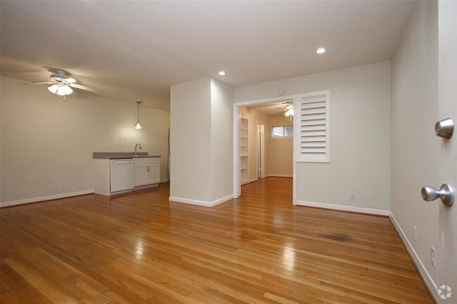 Building Photo - 3520 Garrott St Unit 10 Rental