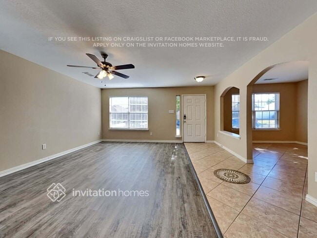 Photo - 2042 La Salle Trail