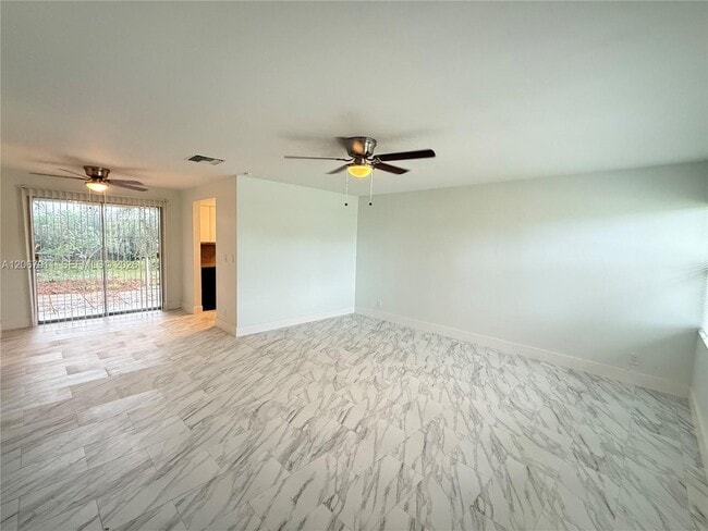 Photo - 3558 Everglades Rd