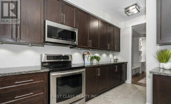 Photo - 11 Claudview St