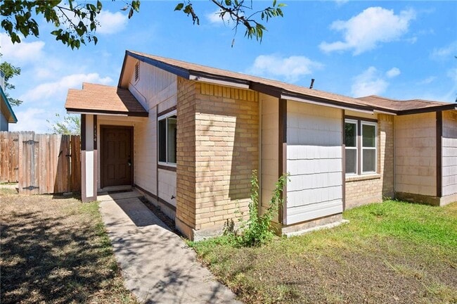 Photo - 1134 Orchard Park Cir