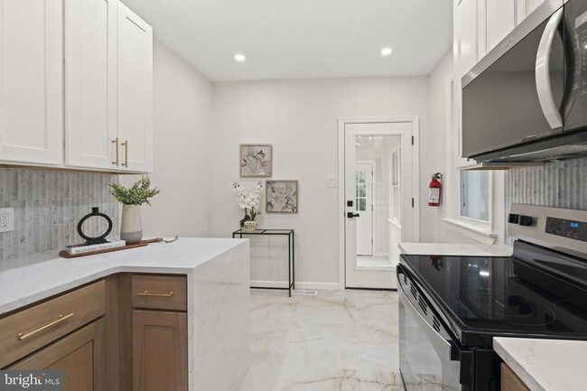 Photo - 908 Fulton St