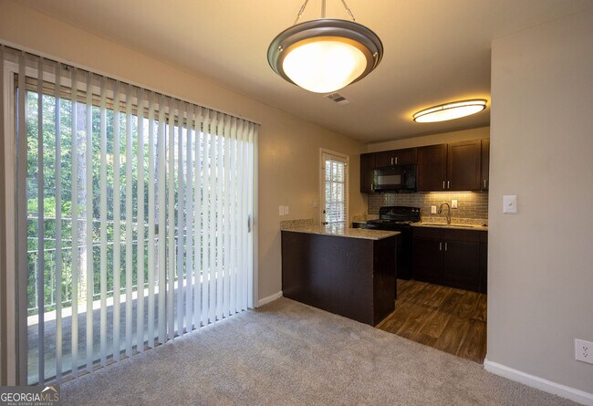 4883 Roswell Rd NE Unit 9V
