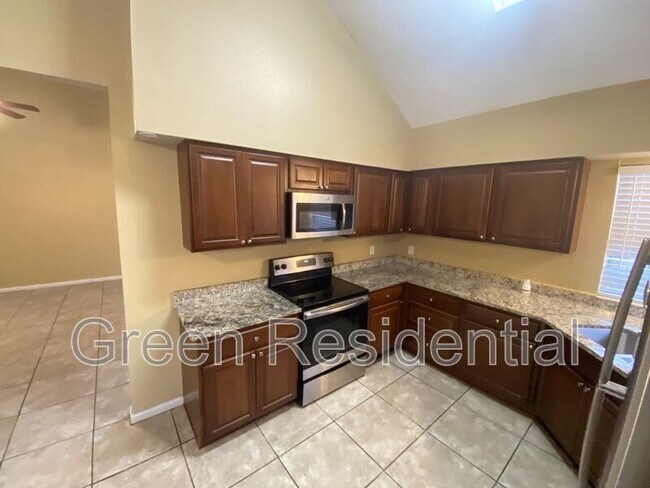 Photo - 17510 Mapletrail Dr