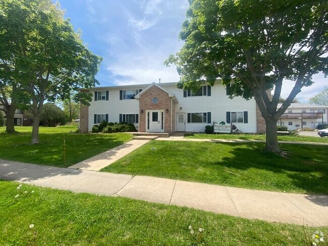 Building Photo - $1,025 | 2 Bedroom, 1 Bathroom Apartment |...