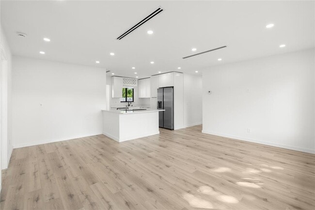 Photo - 455 SW 14th Ct