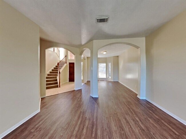 Photo - 2909 Downing St