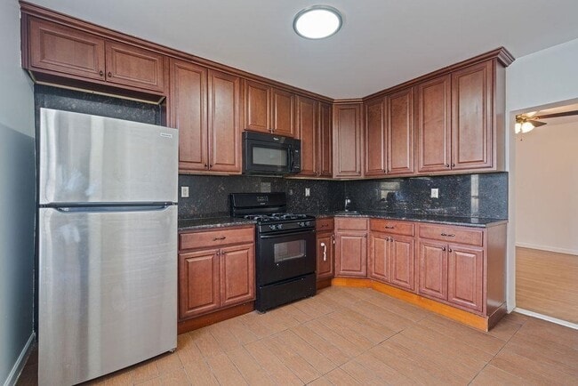Building Photo - 337 Summit Ave Unit 2