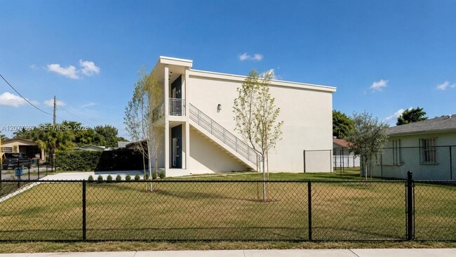 Photo - 526 NW 6th St Unit AB