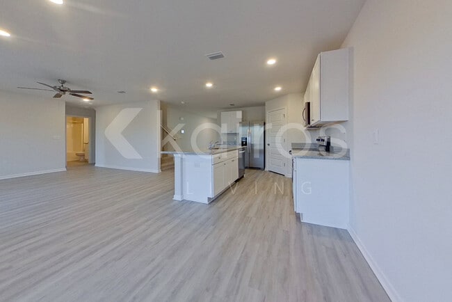 Photo - 4618 Malay Cir