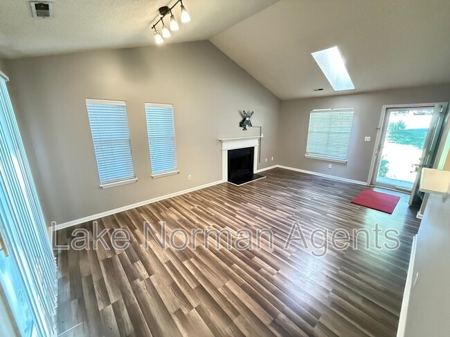 Photo - 8006 Maxwelton Dr