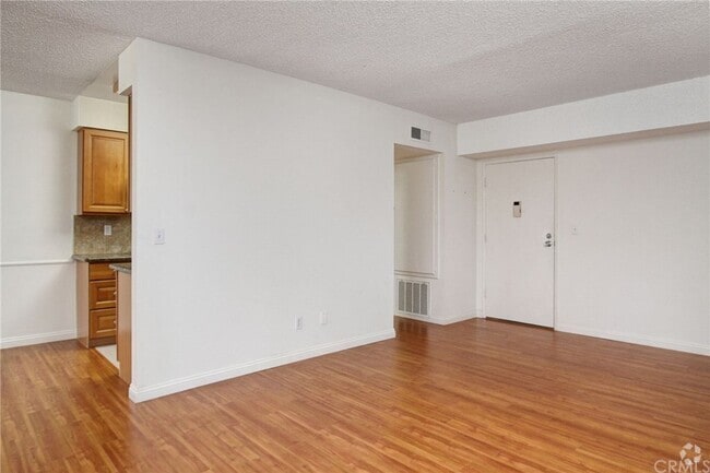 Building Photo - 339 S Catalina Ave Unit 315 Rental