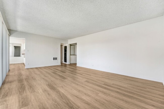 Photo - 1002 12th St Unidad 301