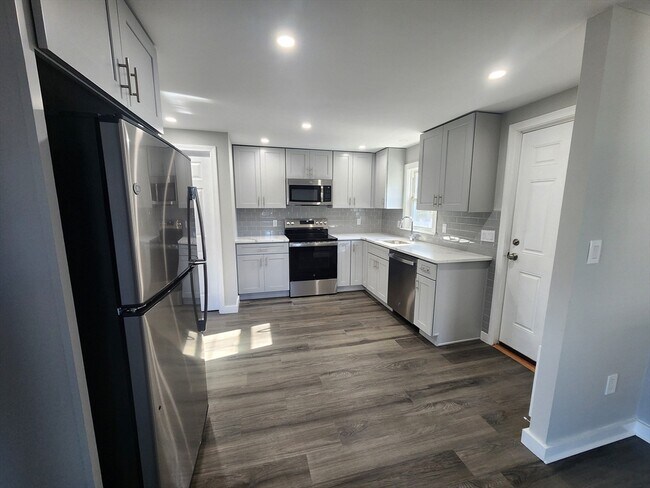 Photo - 11 Regina Rd