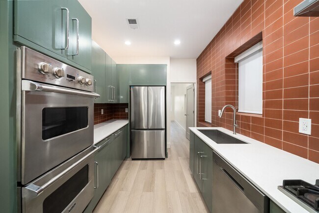 Photo - 335 Arlington Ave Unidad 1