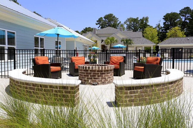 The Apartments at Shade Tree - The Apartments at Shade Tree