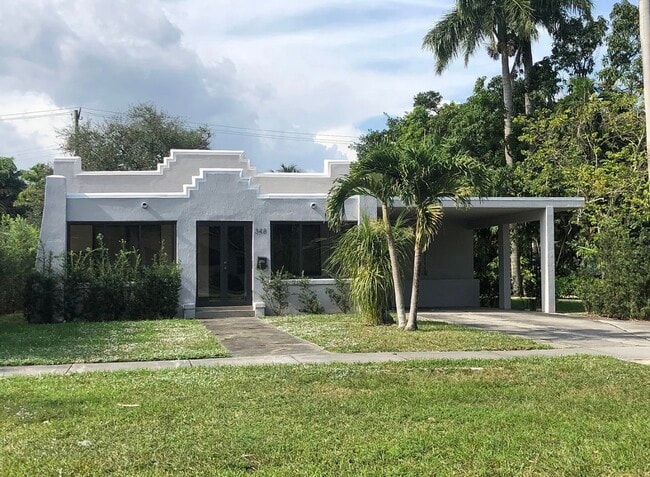 Building Photo - 348 South Dr