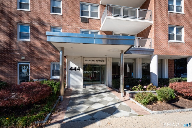 Building Photo - 444 Bedford St Unit 5G