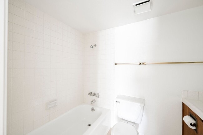 Photo - LOCATION! LOCATION! LOCATION! 2 bed 2 bath near UNLV & Las Vegas Strip!