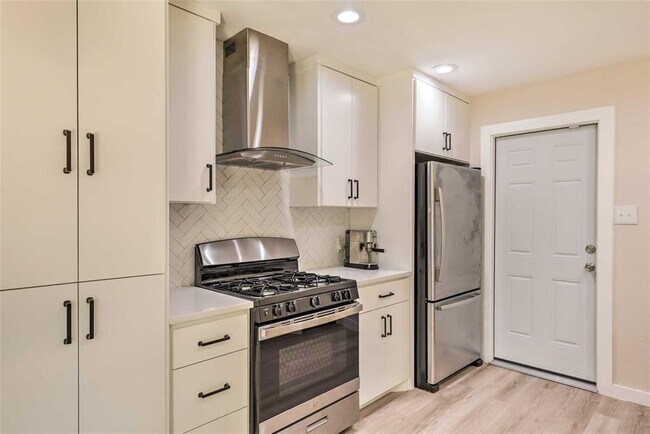 Photo - 6204 Wagon Bend