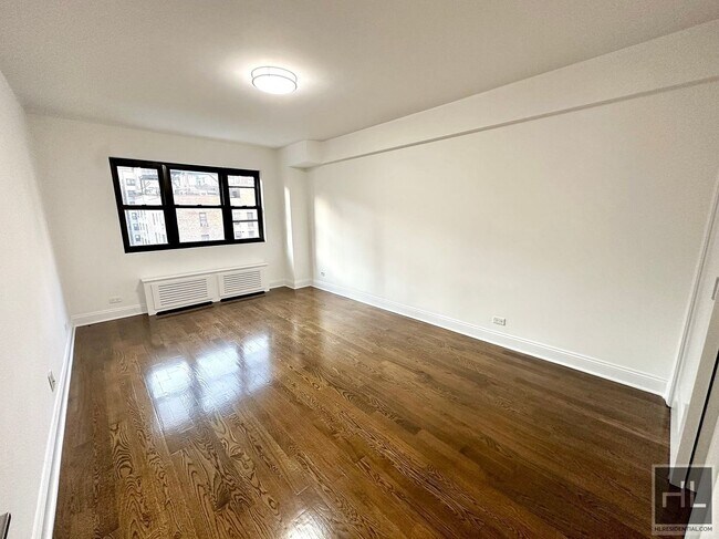 Photo - EAST 35 STREET Unidad 12DE