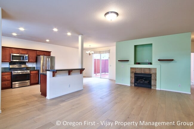 Photo - 10568 SW Washington St