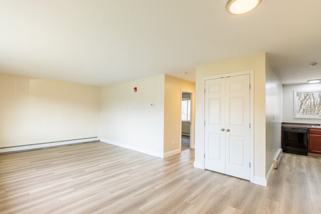 Photo - Tower Hill Landings