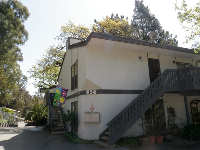 Photo - Ladera Apartments