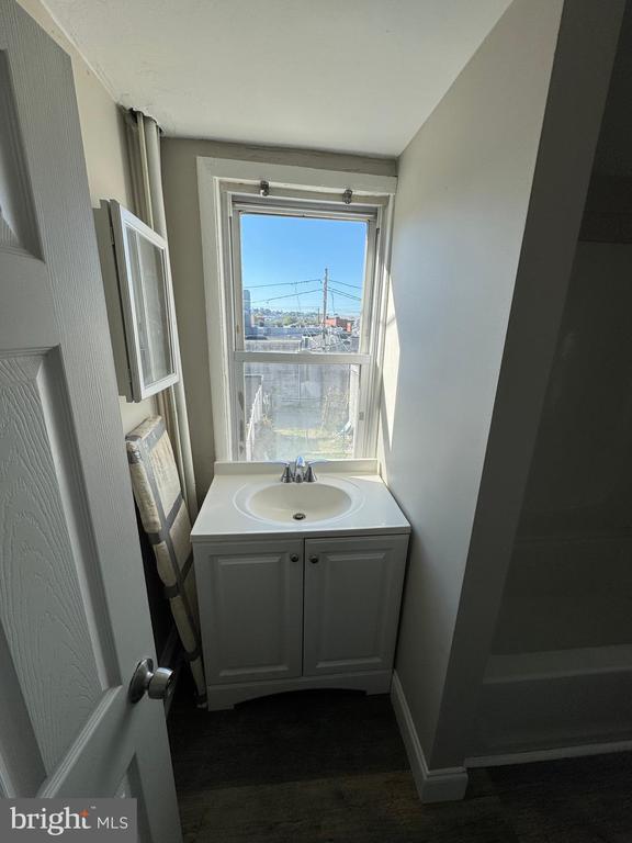 Photo - 326 E Airy St